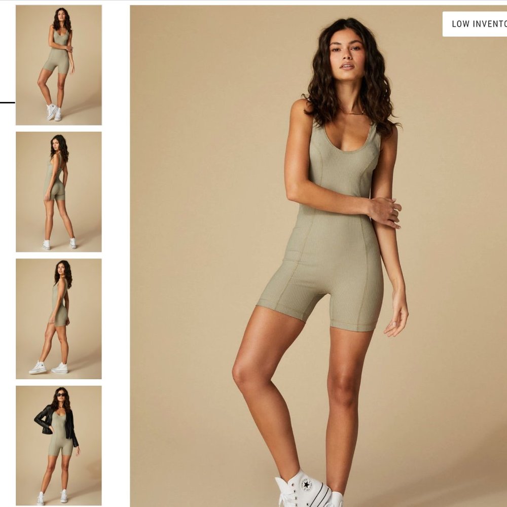 Romper/ Jumpsuit/ Onesie